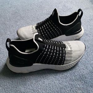 WORN ONCE Nike React phantom run flyknit 2